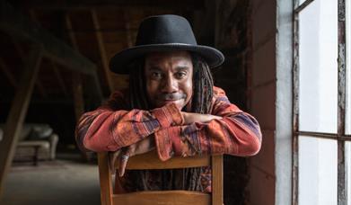 Julian Taylor plus very special guest Michele Stodart