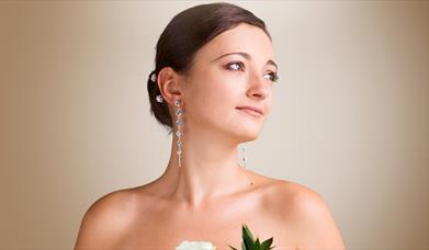 Ellen Kent: La Traviata